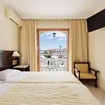 Aphrodite Beachfront By Konnect, 2* Roda (Corfu)