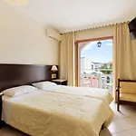 Hotel Aphrodite Beachfront By Konnect,
