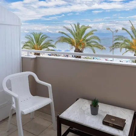 Aphrodite Beachfront By Konnect, 2* Roda (Corfu)