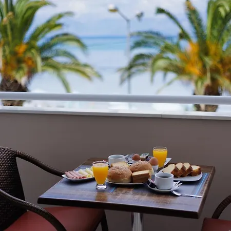 Aphrodite Beachfront By Konnect, Otel 2*