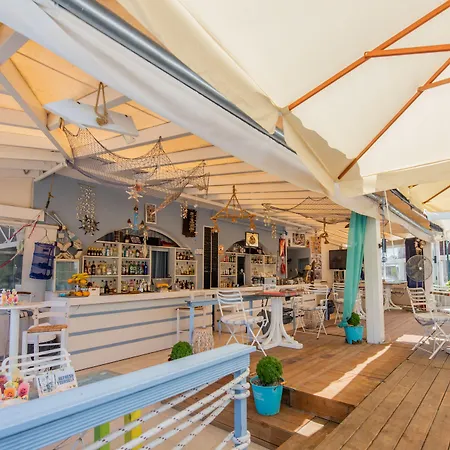 Aphrodite Beachfront By Konnect, Hotel Roda (Corfu)