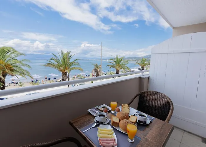 Hotel Aphrodite Beachfront By Konnect, 2*