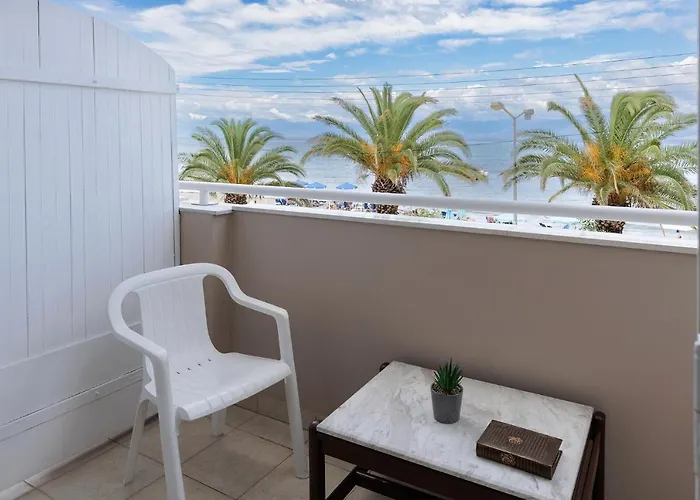 Aphrodite Beachfront By Konnect, 2* Roda (Corfu)