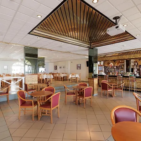 Aphrodite Beachfront By Konnect, 호텔 로다