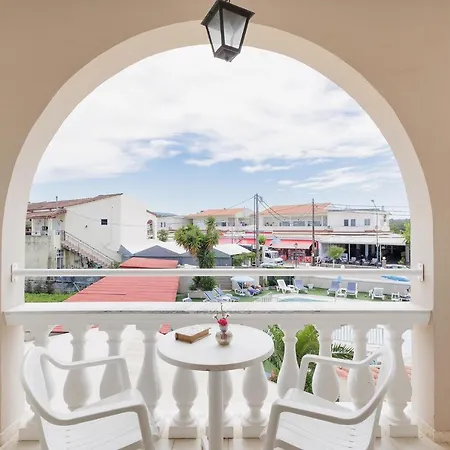 Aphrodite Beachfront By Konnect, 2* Roda (Corfu)